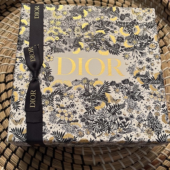 Miss Dior - Picture 1 of 11